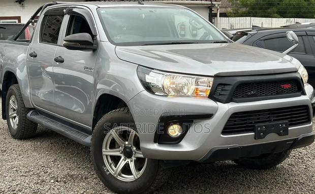 Toyota Hilux 2019 Silver