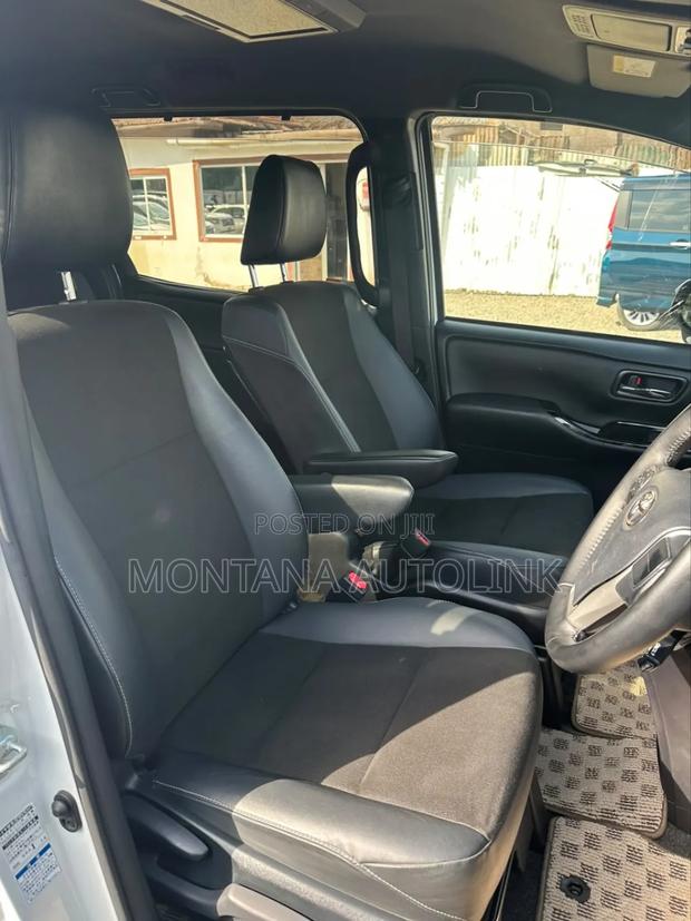 Toyota Noah 2.0 FWD (8 Seater) 2020 White