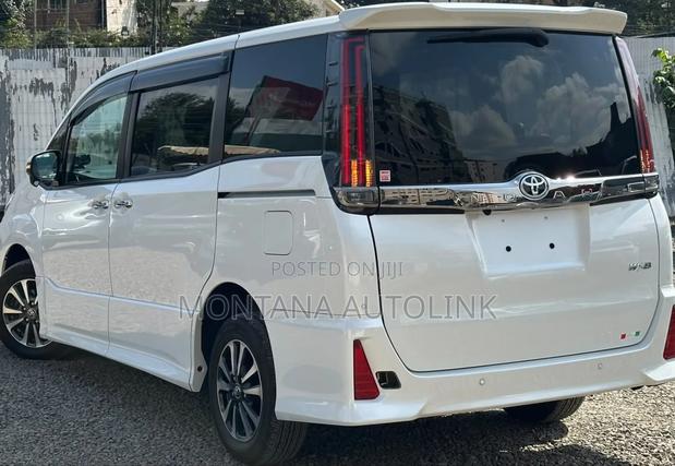 Toyota Noah 2.0 FWD (8 Seater) 2020 White