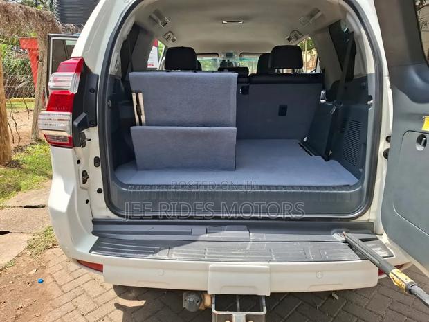 Toyota Land Cruiser Prado 2011 White