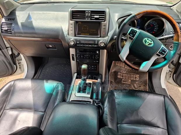 Toyota Land Cruiser Prado 2011 White