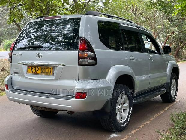 Toyota Land Cruiser Prado 2005 Silver