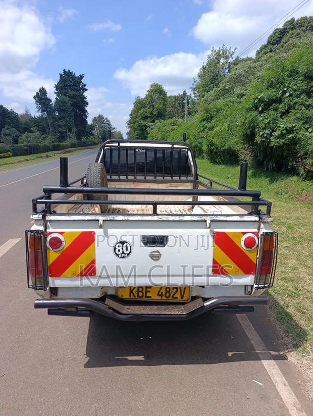 Nissan Hardbody 2008 White