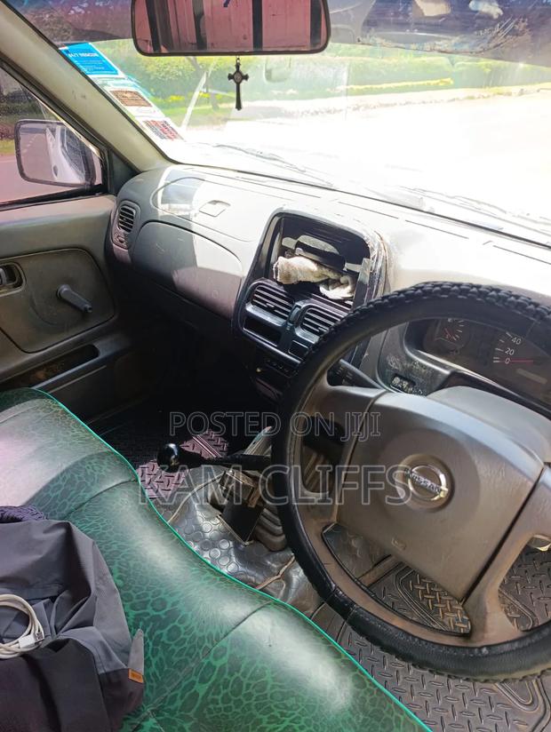 Nissan Hardbody 2008 White