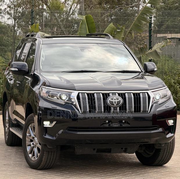 Toyota Land Cruiser Prado Kakadu 2019 Black