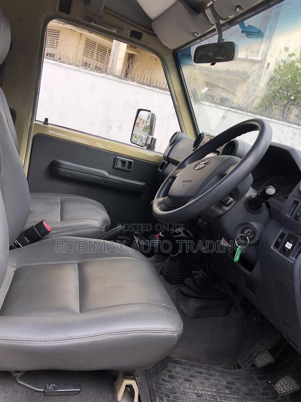 Toyota Land Cruiser 2018 Beige