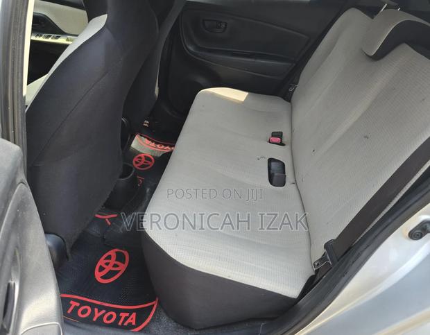 Toyota Vitz 2014 Silver