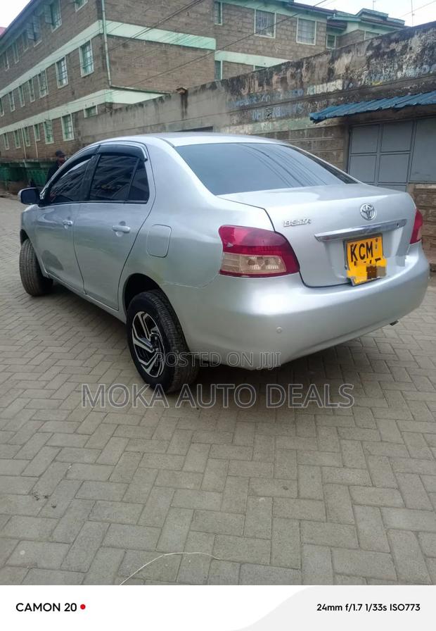 Toyota Belta 2010 Silver