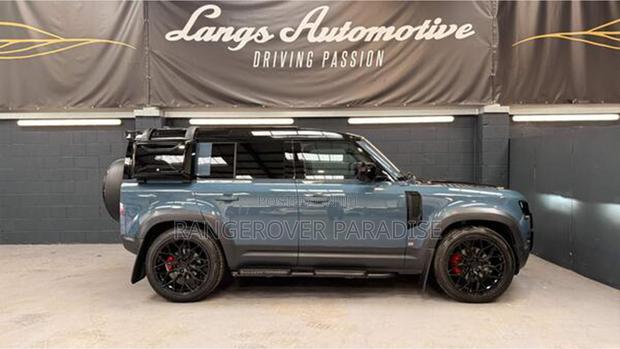 Land Rover Defender 2020 Blue