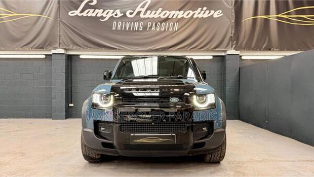 Land Rover Defender 2020 Blue