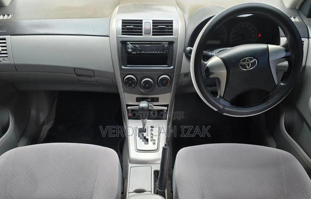 Toyota Axio 2011 Silver