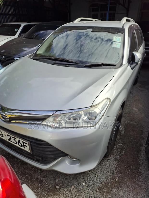 Toyota Corolla Fielder 2015 Silver
