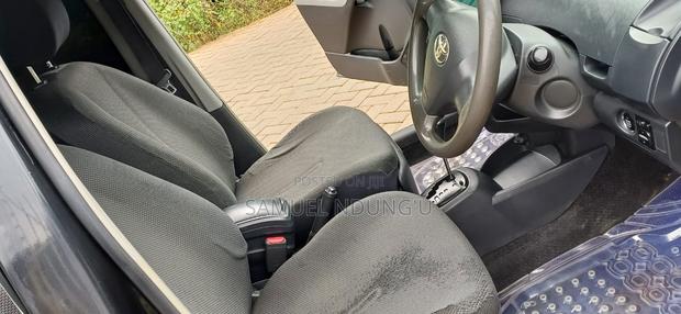 Toyota Vitz 2010 Black