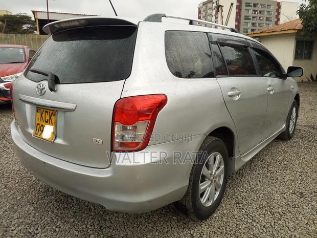 Toyota Corolla Fielder 2009 Silver