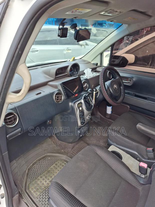 Toyota Spade 2016 White