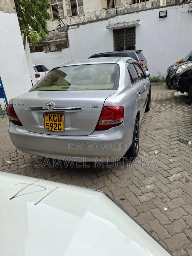 Toyota Axio 2013 Silver