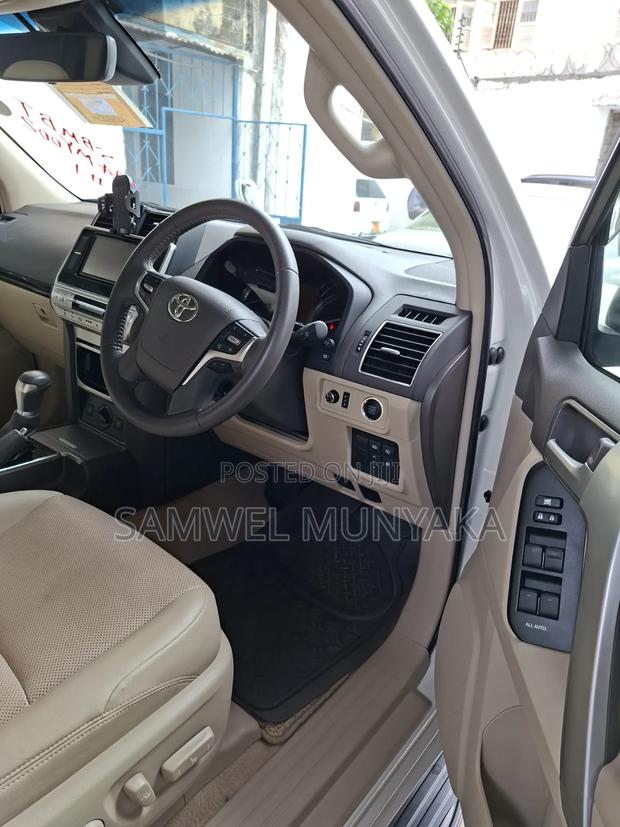 Toyota Land Cruiser Prado 2019 White