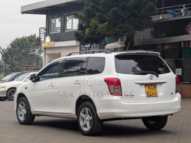 Toyota Corolla Fielder 2009 White