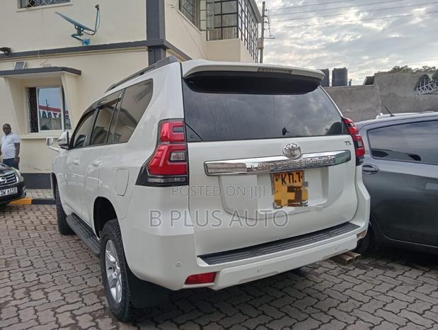 Toyota Land Cruiser Prado 2016 White