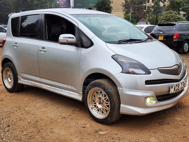 Toyota Ractis 2008 Silver
