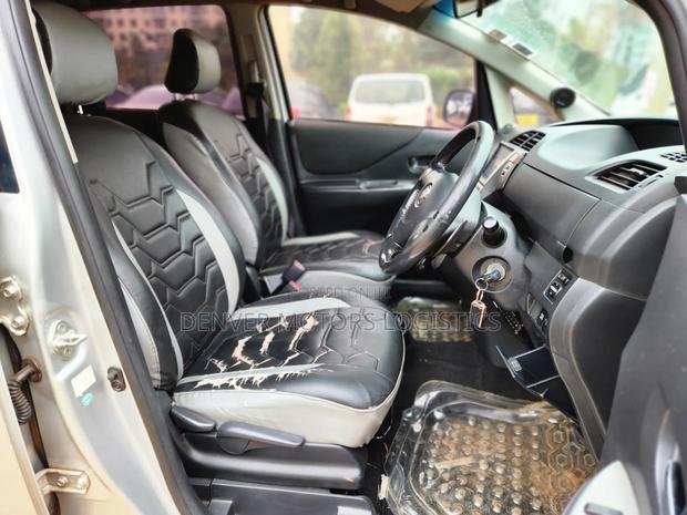 Toyota Ractis 2008 Silver