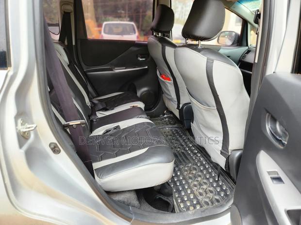 Toyota Ractis 2008 Silver