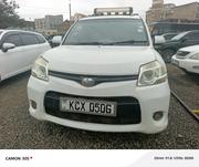 Toyota Sienta 2012 White for sale