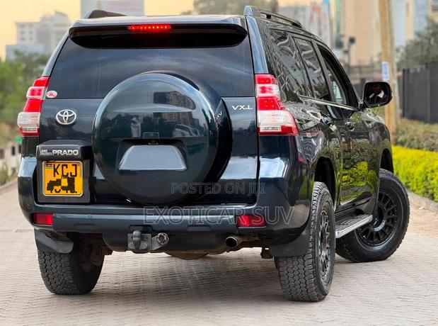 Toyota Land Cruiser Prado 2010 Black