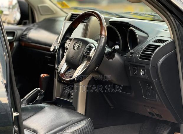 Toyota Land Cruiser Prado 2010 Black