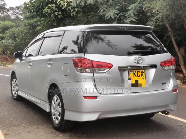 Toyota Wish 2013 Silver
