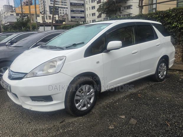 Honda Fit Shuttle 2013 White