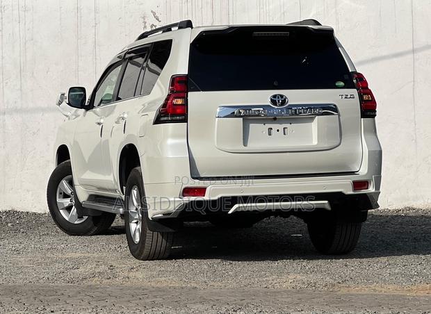 Toyota Land Cruiser Prado 2.8 2019 White