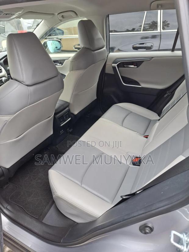 Toyota RAV4 2019 Silver