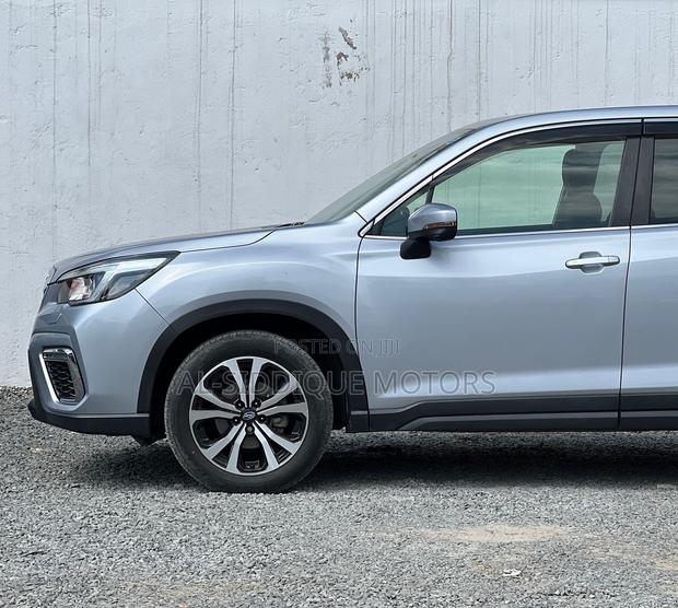 Subaru Forester 2019 Silver