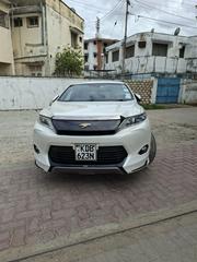 Toyota Harrier 2015 White for sale