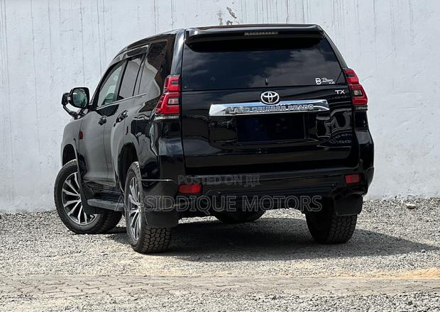 Toyota Land Cruiser Prado 2.8 2019 Black