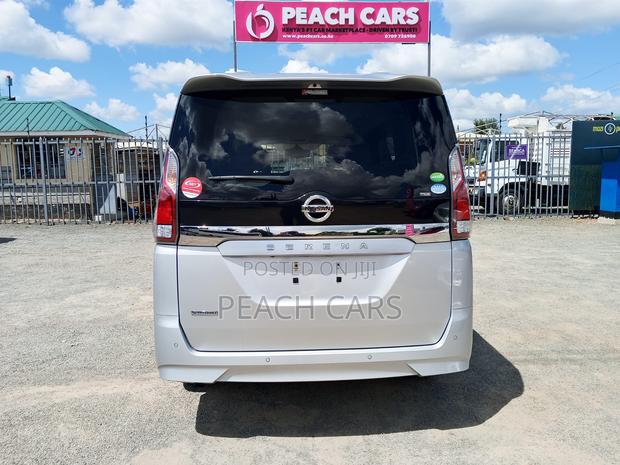 Nissan Serena 2018 Silver
