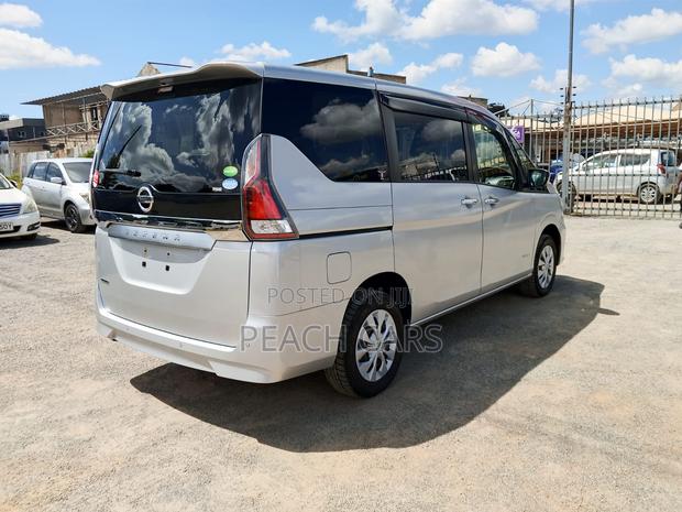 Nissan Serena 2018 Silver