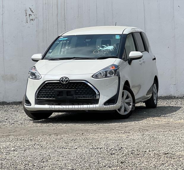Toyota Sienta 1.5 FWD 2021 Pearl