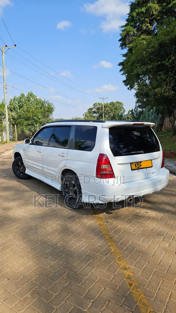 Subaru Forester 2002 White