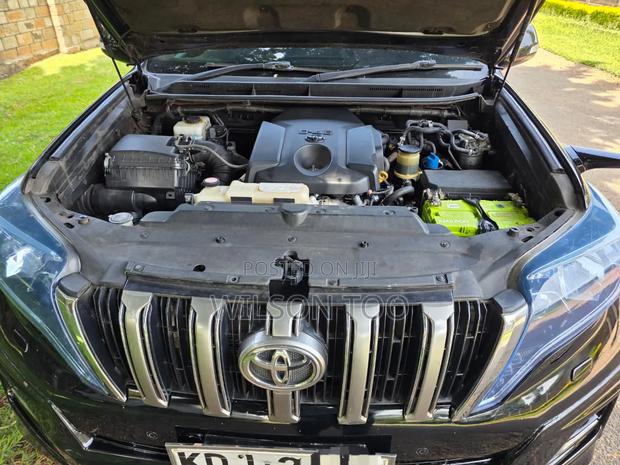 Toyota Land Cruiser Prado 2017 Black