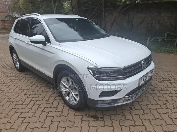 Volkswagen Golf 2017 White