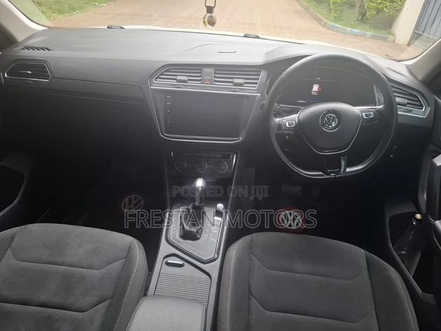 Volkswagen Golf 2017 White