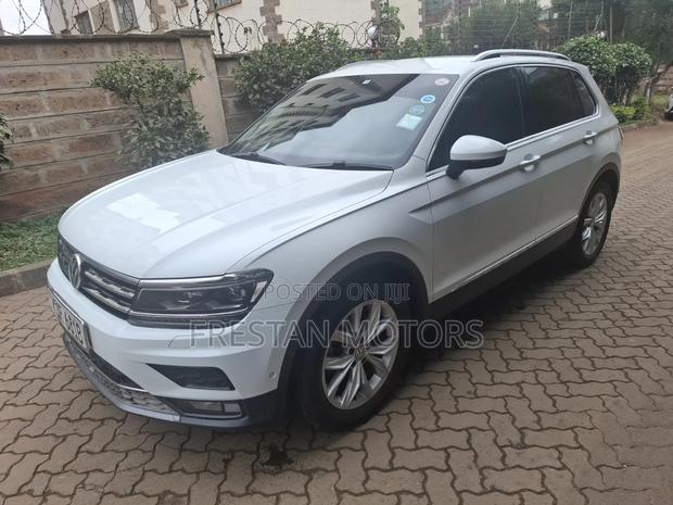 Volkswagen Golf 2017 White