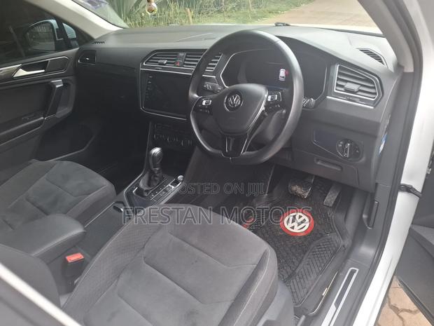 Volkswagen Golf 2017 White