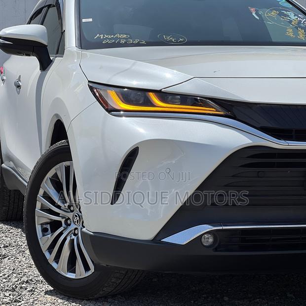 Toyota Harrier 2.0 2020 White