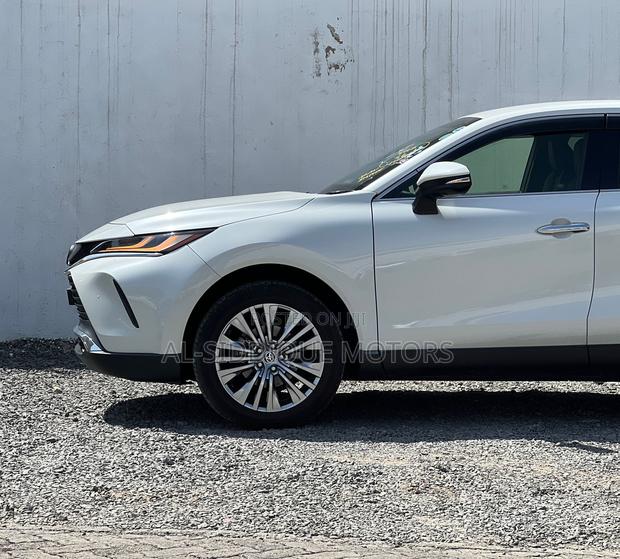 Toyota Harrier 2.0 2020 White