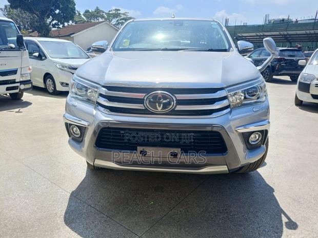 Toyota Hilux 2018 Silver
