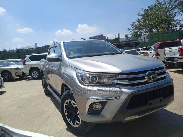 Toyota Hilux 2018 Silver