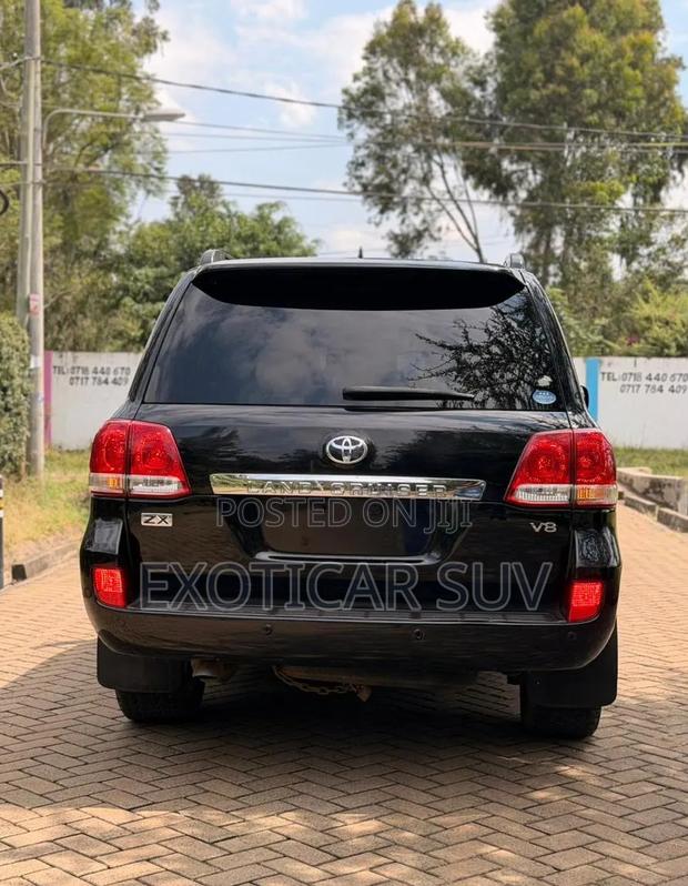 Toyota Land Cruiser 2011 Black